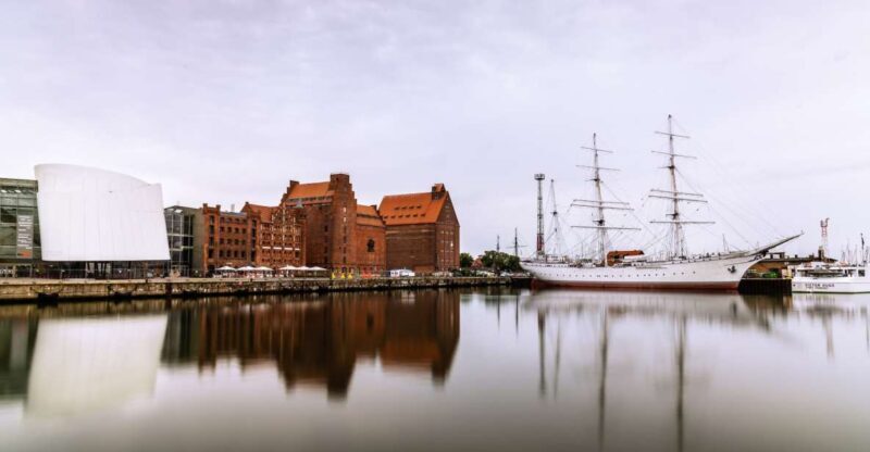 Stralsund: Old Town Highlights Private Walking Tour - Exploring Stralsund’s Old Town: What to Expect