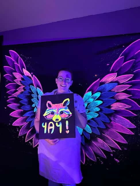 Strasbourg: Painting in the dark workshop with drinks - Strasbourg: Painting in the Dark Workshop with Drinks — A Light-Hearted, Creative Night Out