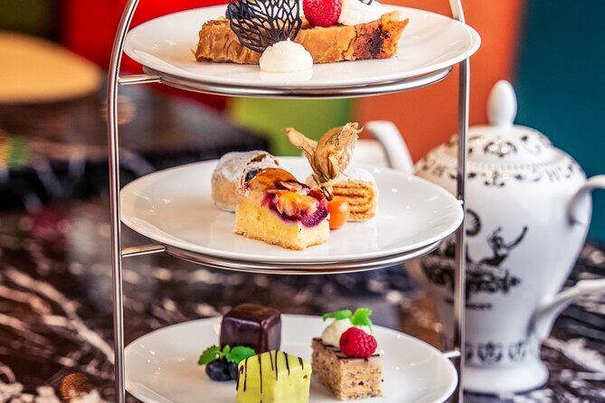 Strauss Exhibition incl. LED Concert Show / Coffee + Strauss Cake - Why This Tour Works (and Why It Might Not)