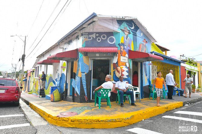 Street art walking tour in Santiago (art walk) - An In-Depth Look at the Santiago Street Art Tour