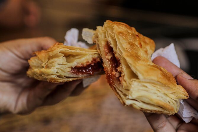 Street Food Tour with a local Foodie in Cartagena - Key Points