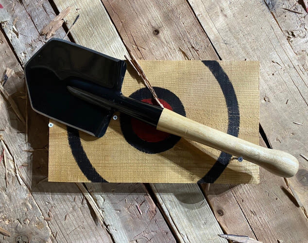 Stress-Relieving Experience at Reeast Room in Tokyo - Keep the break room separate from axe throwing