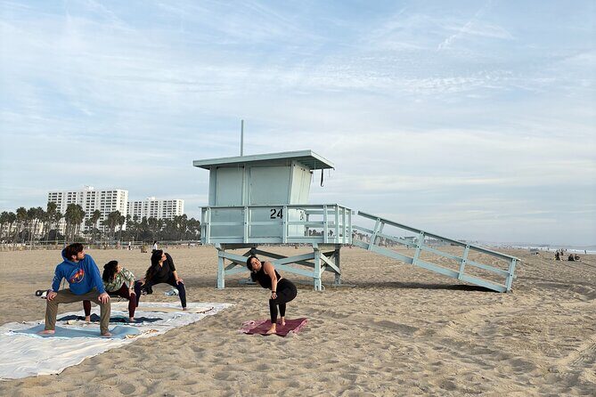 Stretch and Sip: Yoga with Fresh Juice on Santa Monica Beach - Stretch and Sip: Yoga with Fresh Juice on Santa Monica Beach