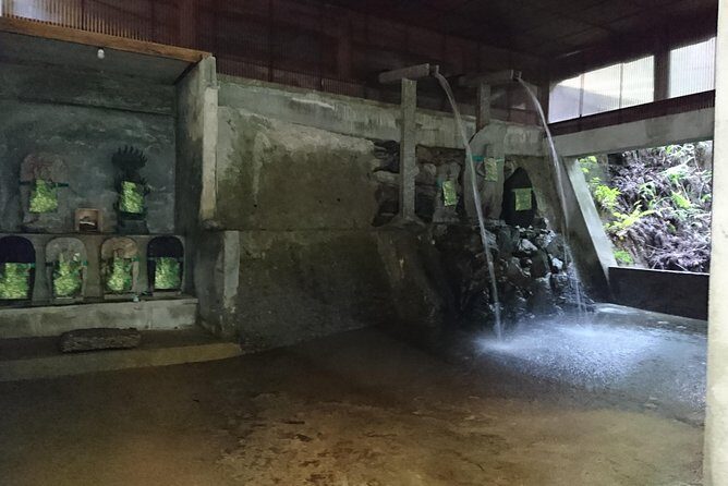 Stroll around the peaceful Mountain Village of Yoshinoyama - Key Points