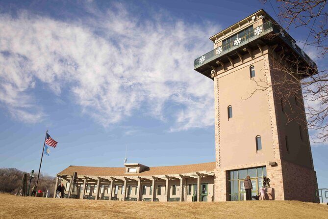 Stroll Sioux Falls: A Walking Tour of Historical Landmarks - Key Points