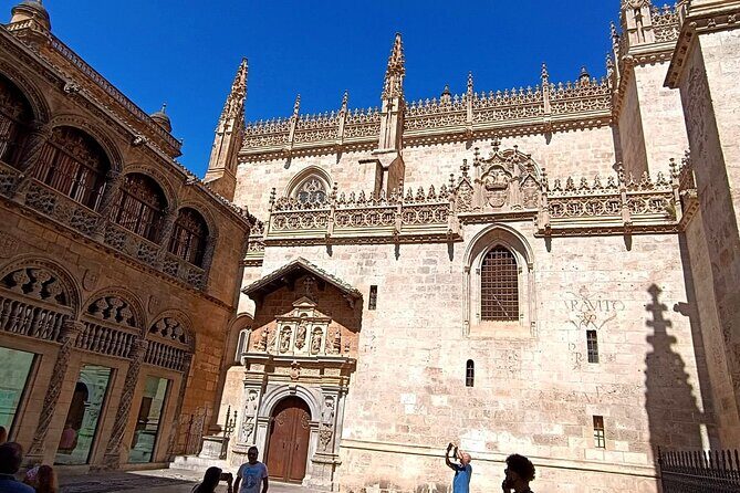 Stroll through Granada: historic center and Albayzín - Key Points