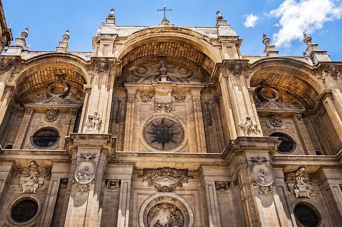 Stroll through Granada: historic center and Albayzín - What to Expect and Practical Tips