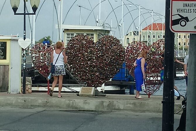 Strolling Willemstad The Local Way - A Deep Dive into the Experience