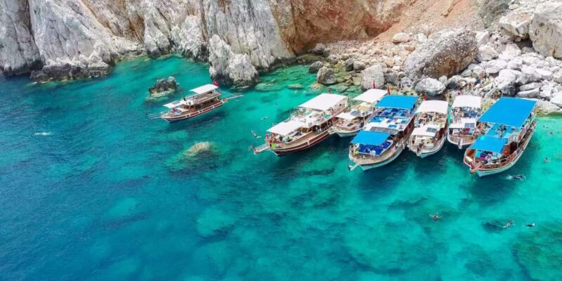 Suluada: Sunset Cruise with Transfers & Dinner - Key Points