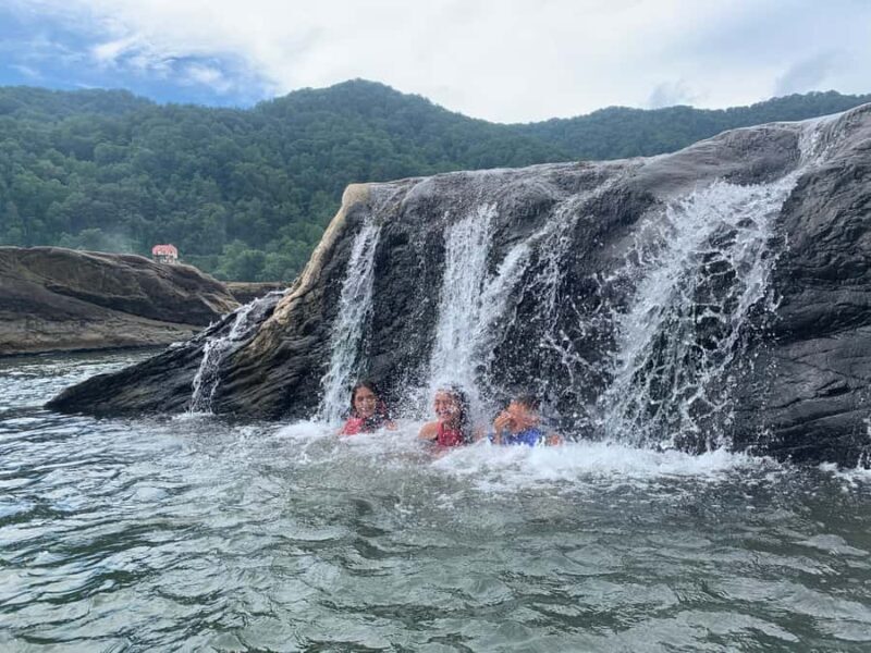 Sumerville: Paddle Board Rental with Life Jacket - Navigating the Lake: Scenic Highlights and Insider Tips