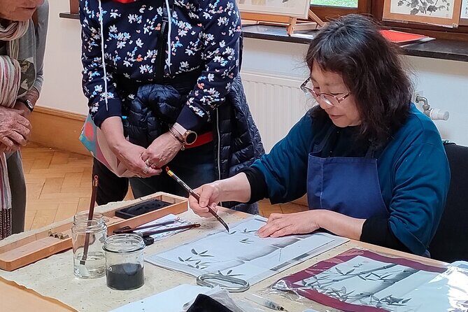 Sumi-e (ink painting) experience in Tokyo - Key Points