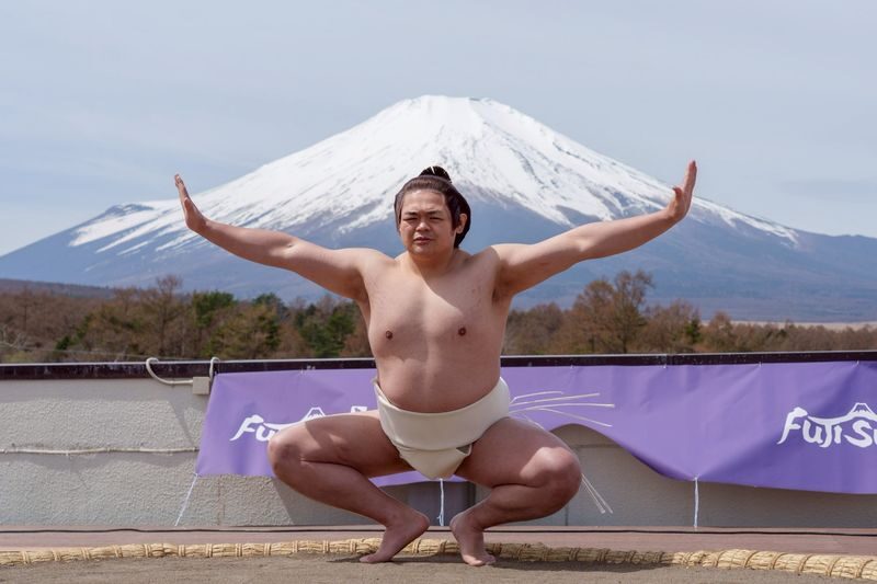 Sumo Wrestling Experience with Mt. Fuji View | Live Show at Yamanaka - The rooftop setting and the weather trade-off