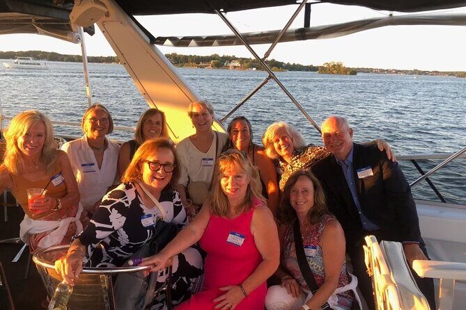 Sunday Dinner Show Cruise on Lake Minnetonka - Dining and Drinks: What’s on Offer?