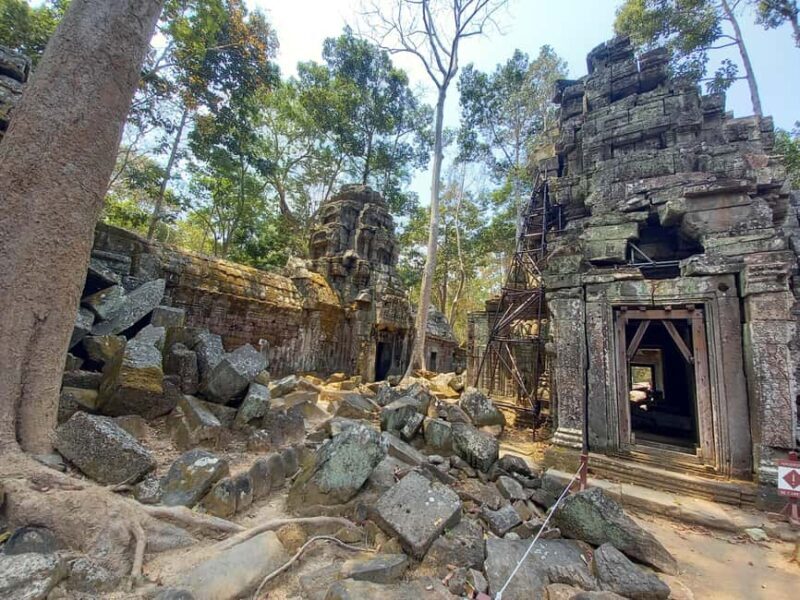 Sunrise at Angkor Wat, explore other temples with a Spanish tour guide. - Transport, Timing, and Group Dynamics