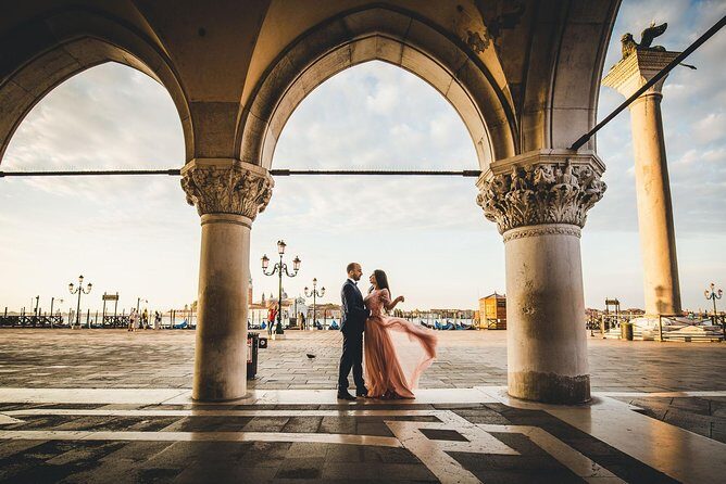 Sunrise Couple Photoshoot Tour - Key Points