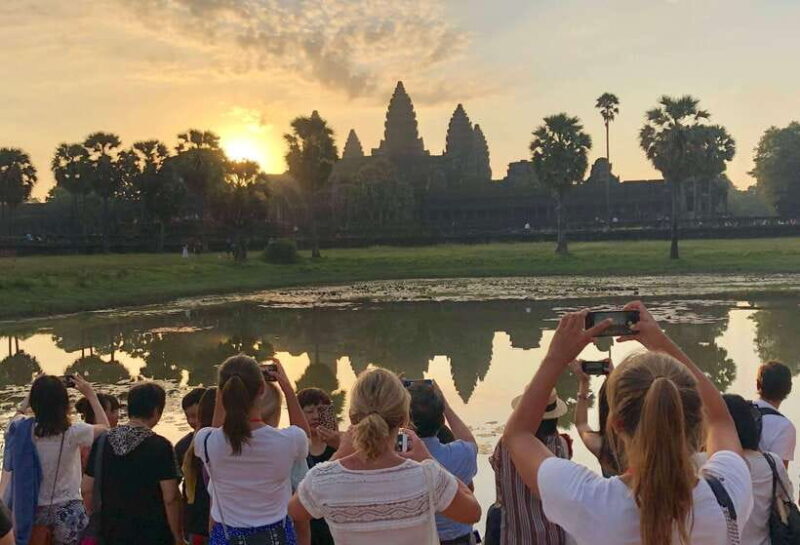 Sunrise Cycling Of Angkor Wat Temple - Key Points