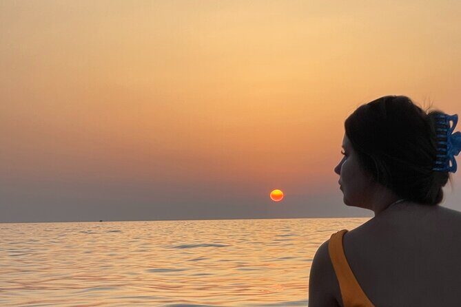 Sunrise in a Stand-up Paddle with Breakfast on board - Key Points