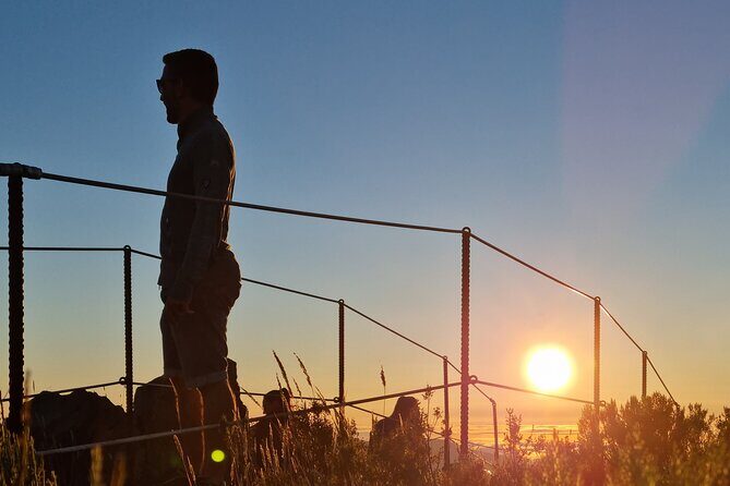 Sunrise in Areeiro Peak - FAQs