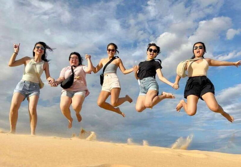 Sunrise or Sunset Mui Ne Sand Dunes Jeep Tour, Local Guide - Transportation and Practicalities