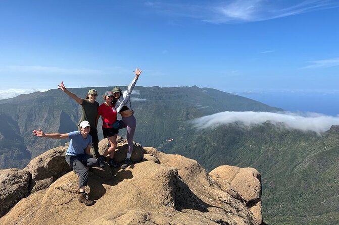 Sunrise Pico do Areeiro to Stairway to Heaven (Private) - Experience the Magic of Madeira’s Mountains: Sunrise Pico do Areeiro to Stairway to Heaven (Private)