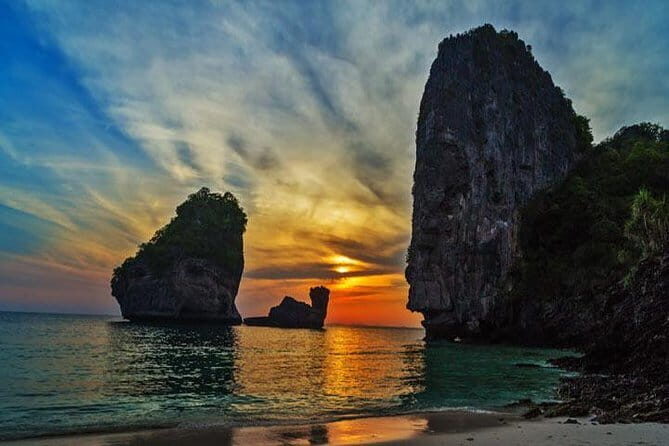 Sunrise Premium Tour to Phi Phi Island by Speed Boat - An In-Depth Look at the Sunrise Premium Tour to Phi Phi Islands
