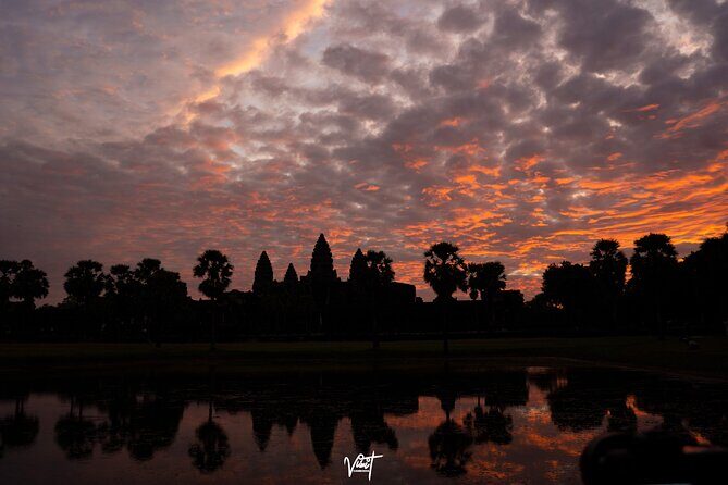 Sunrise Small Group Tour in Siem Reap - Key Points