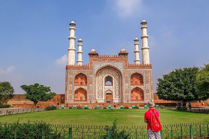 Sunrise Taj Mahal, Agra Fort, Akbar's Tomb and Moonlit Garden Private Tour - The Complete Experience of Agra in a Day