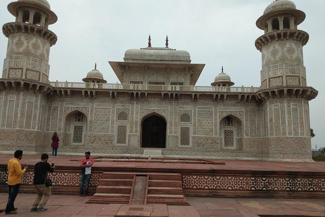 Sunrise TOUR To TAJ MAHAL, AGRA FORT & BABY TAJ from New Delhi.. - FAQs