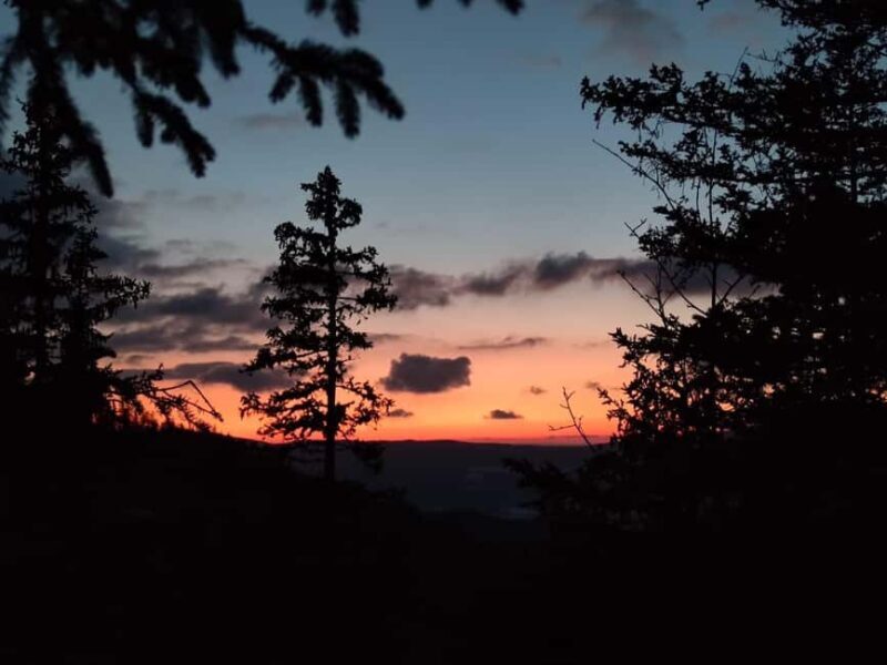 Sunset at the Monges lake and peaks - Sunset at the Monges Lake and Peaks: A Deep Dive into a Unique French Mountain Experience