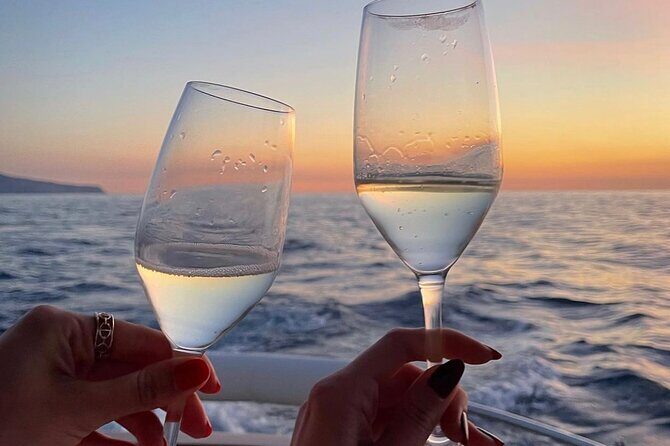 Sunset boat experience in Sorrento coast - A Detailed Look at the Sorrento Sunset Boat Tour