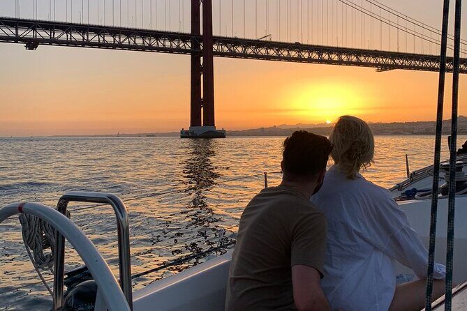 Sunset Boat Tour in Lisbon with Wine - Exploring the Itinerary: What to Expect at Each Stop
