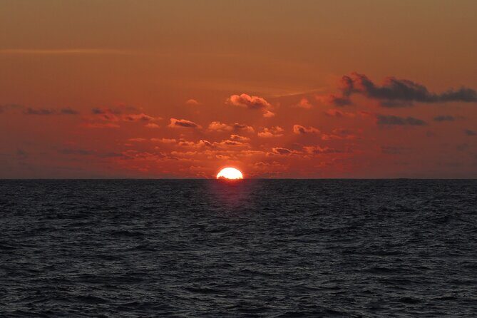 Sunset boat tour in Sesimbra - FAQ