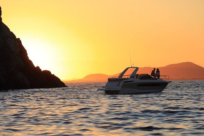 Sunset boat tour of the Amalfi Coast - A Sunset Adventure Along the Amalfi Coast