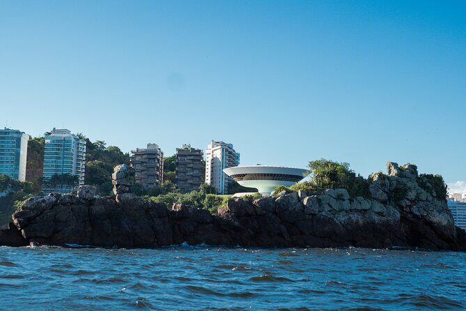 Sunset Boat Tour with Beer, Water, Soda and Snacks included - FAQ