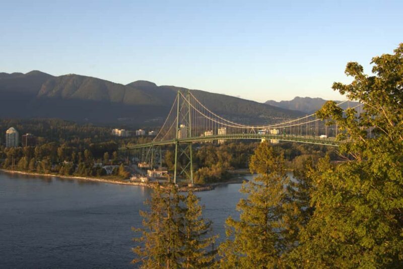 Sunset Bus Tour: Stanley Park & English Bay Photostops - Key Points