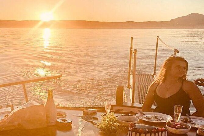 Sunset by Estepona Bay + Bottle of Cava + Appetizer - Key Points