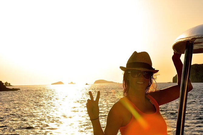 Sunset Catamaran Expedition in front of Cafe Mambo - The Value and Considerations