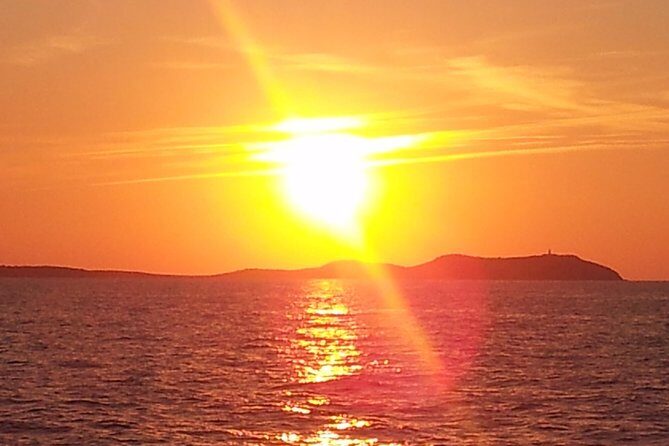 Sunset Catamaran Expedition in front of Cafe Mambo - Final Words