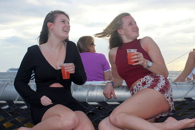 Sunset Cocktail Cruise of St Kitts - Key Points