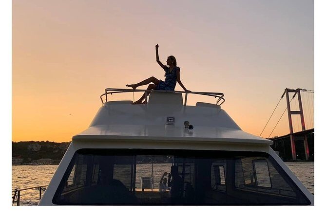Sunset Cruise on Luxury Yacht in Istanbul Bosphorus - Key Points