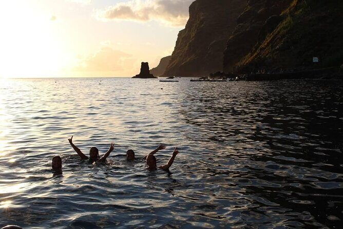 Sunset Cruise with Dinner on Board - Who Should Book This Tour?