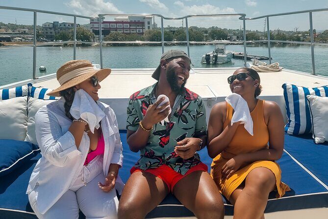 Sunset Deluxe 2-Hour Private Charter in Montego Bay, Open Bar - An in-depth look at the Sunset Deluxe Private Charter