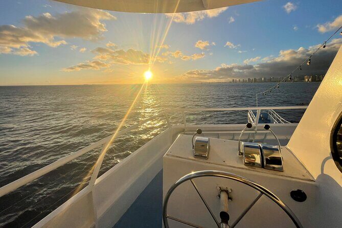 Sunset Dinner Cruise in Honolulu - Who Should Book This Cruise?