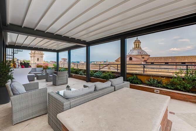Sunset drinks on the rooftops of Rome - Key Points