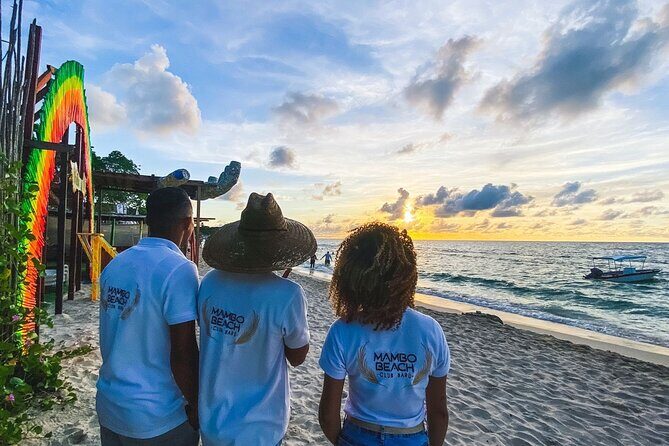 Sunset Excursion Playa Blanca Baru and Bioluminescent Plankton - Key Points