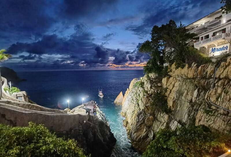 .Sunset High Cliff Divers Exhibition with Different Options, - FAQ