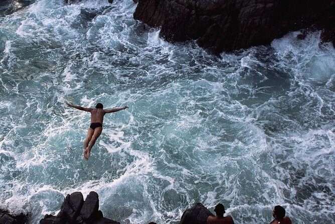 Sunset + High Cliff Divers La Quebrada at La Perla - Only Drinks - Exploring the Tour in Detail
