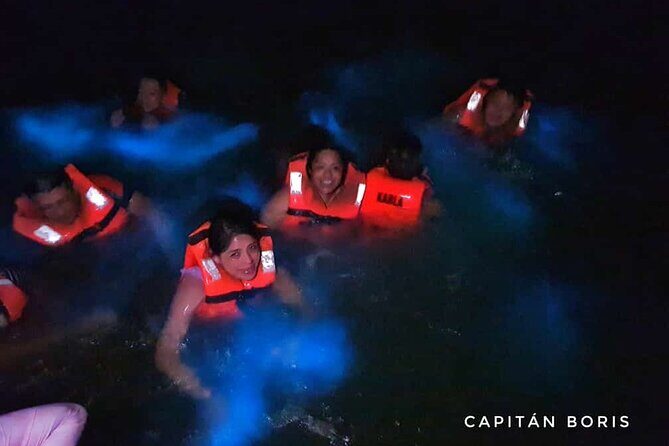 Sunset in the manialtepec lagoon with bioluminescence - Key Points