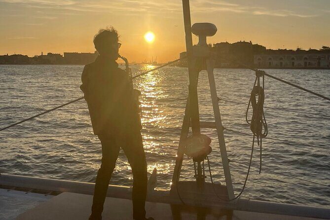 Sunset Jazz Cruise with Aperitivo and live Saxophone - The Experience in Detail