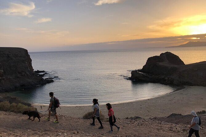 Sunset Playa Mujeres or Volcan del Cuervo Connect&flow Yoga practice - Discover Lanzarote’s Natural Wonders with Sunset Yoga at Playa Mujeres or Volcan del Cuervo